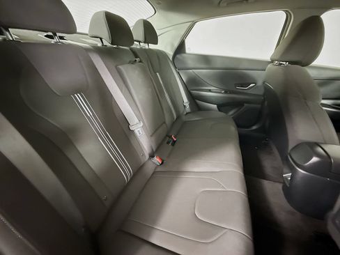 Used 2025 Hyundai Elantra SEL FWD image 27