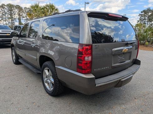 Used 2014 Chevrolet Suburban LTZ image 6