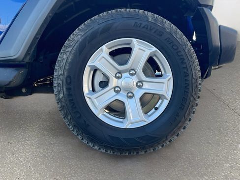 Used 2018 Jeep Wrangler Sport AWD/4WD image 27
