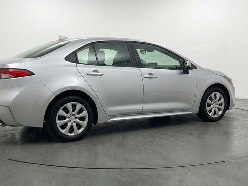 Used 2025 Toyota Corolla LE FWD image 9