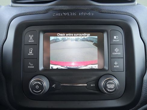 Used 2015 Jeep Renegade Trailhawk image 34