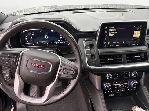 Used 2023 GMC Yukon SLT image 10