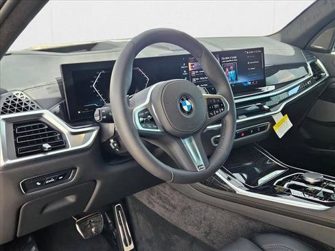 Used 2026 BMW X7 xDrive40i w/ M Sport Package image 3