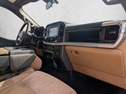 Used 2021 Ford F150 XLT image 14