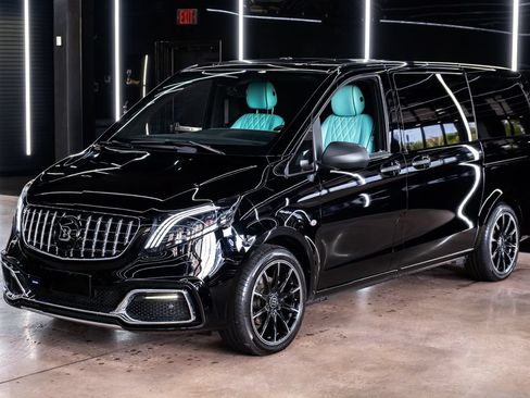 Used 2023 Mercedes-Benz Metris Passenger image 4