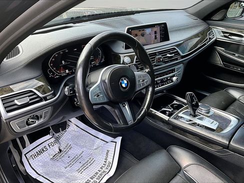 Used 2020 BMW 750i xDrive w/ M Sport Package AWD/4WD image 17