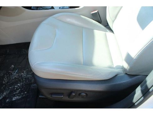 Used 2019 Kia Niro Touring image 19