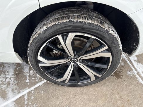 Certified 2024 Volvo XC60 T8 Ultimate w/ Protection Package Premier image 14