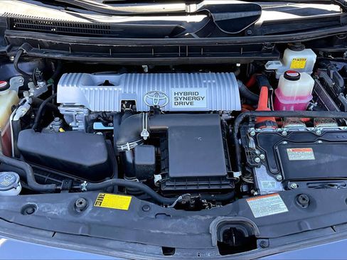 Used 2015 Toyota Prius Two FWD image 30