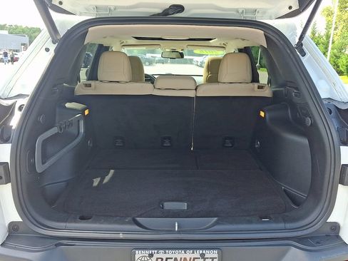 Used 2016 Jeep Cherokee Latitude w/ Comfort/Convenience Group AWD/4WD image 28