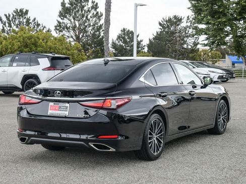 Used 2024 Lexus ES 350 w/ Premium Package FWD image 9