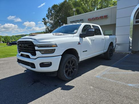 New 2025 RAM 2500 Laramie image 8
