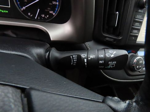 Used 2016 Toyota RAV4 Limited image 47