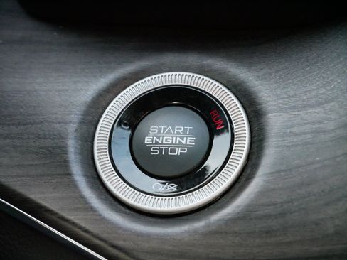 Used 2021 Jeep Grand Cherokee L Overland w/ Luxury Tech Group IV image 28