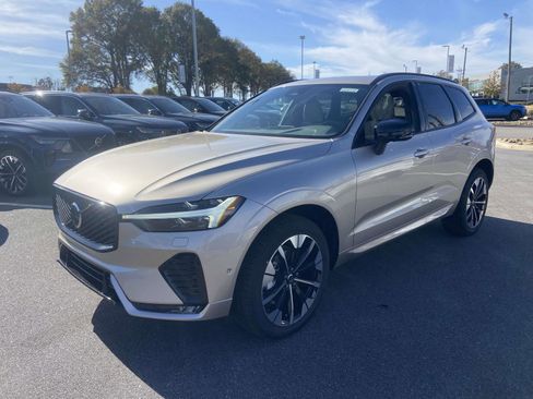 New 2026 Volvo XC60 B5 Plus w/ Protection Package Premier image 3