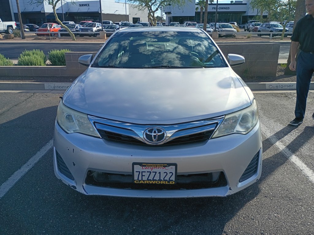 Used 2014 Toyota Camry LE FWD image 3