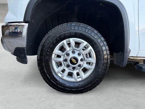 Used 2025 Chevrolet Silverado 2500 LT w/ Convenience Package image 23