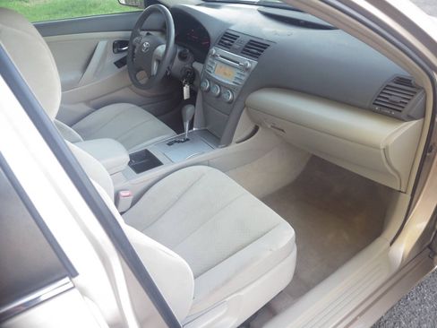 Used 2008 Toyota Camry LE FWD image 16