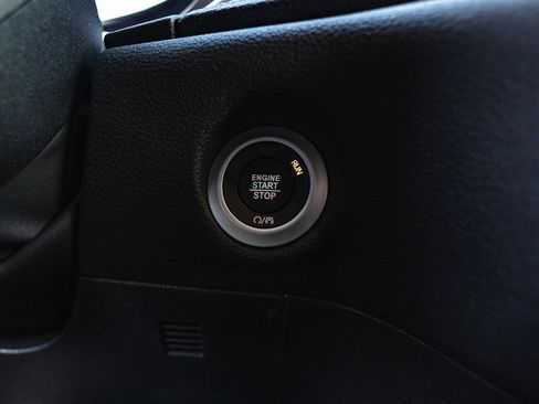 New 2026 Chrysler Pacifica Select image 16