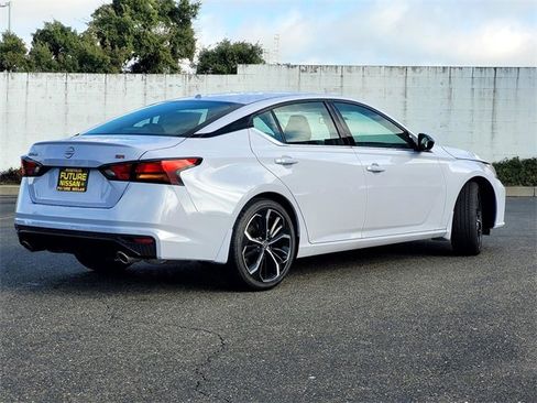 New 2025 Nissan Altima 2.5 SR image 4