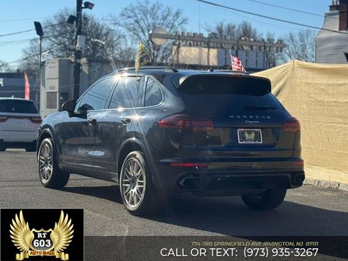 Used 2018 Porsche Cayenne Platinum Edition image 4