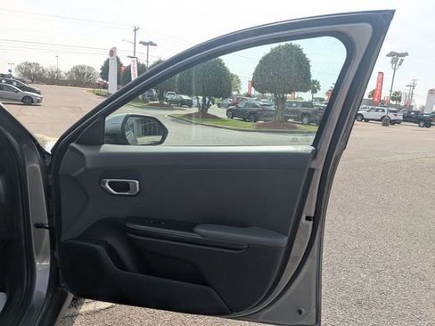 Used 2025 Kia K4 FWD image 32