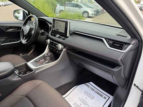 Used 2025 Toyota RAV4 SE AWD/4WD image 14