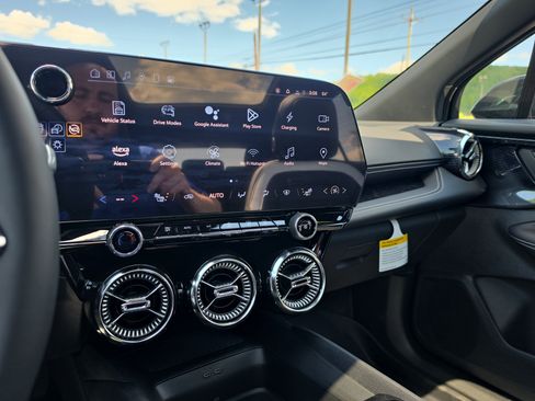 New 2025 Chevrolet Blazer EV LT AWD/4WD image 24