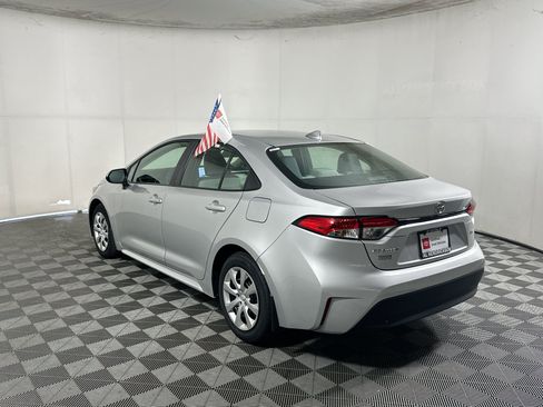 Certified 2025 Toyota Corolla LE FWD image 5