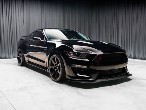 Used 2016 Ford Mustang Shelby GT350R w/ GT350R Equipment Group 920A RWD image 17