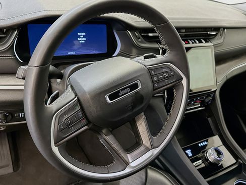 Used 2024 Jeep Grand Cherokee L Limited w/ Luxury Tech Group II image 18