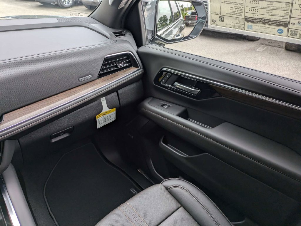 New 2026 Chevrolet Tahoe High Country w/ Sun And Tow Package RWD image 21