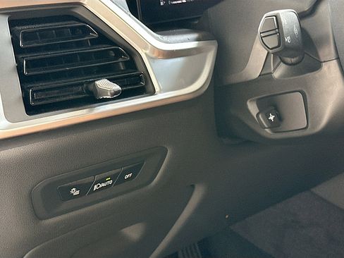 Certified 2024 BMW X5 sDrive40i w/ Premium Package image 10