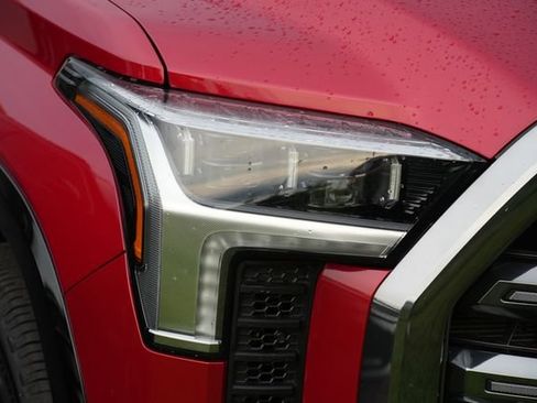 Used 2023 Toyota Tundra Platinum AWD/4WD image 2