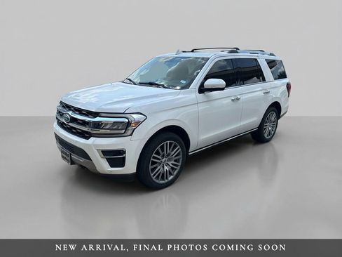 Used 2022 Ford Expedition Limited AWD/4WD image 3