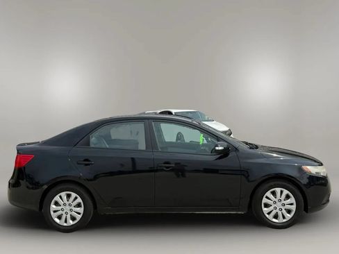 Used 2010 Kia Forte EX FWD image 4