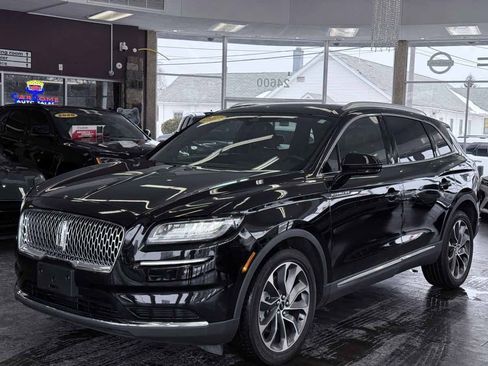 Used 2023 Lincoln Nautilus Reserve w/ Luxury Package image 2