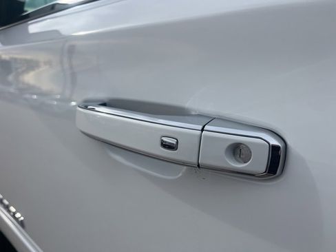 Used 2017 Chevrolet Suburban Premier image 69