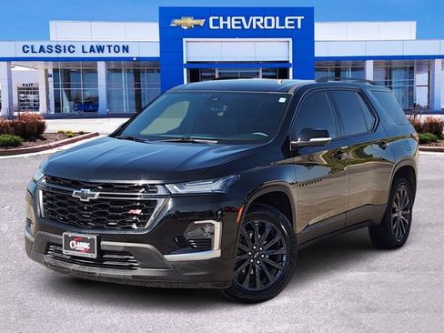 Used 2023 Chevrolet Traverse RS FWD image 1