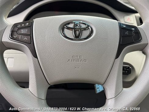 Used 2012 Toyota Sienna LE image 15