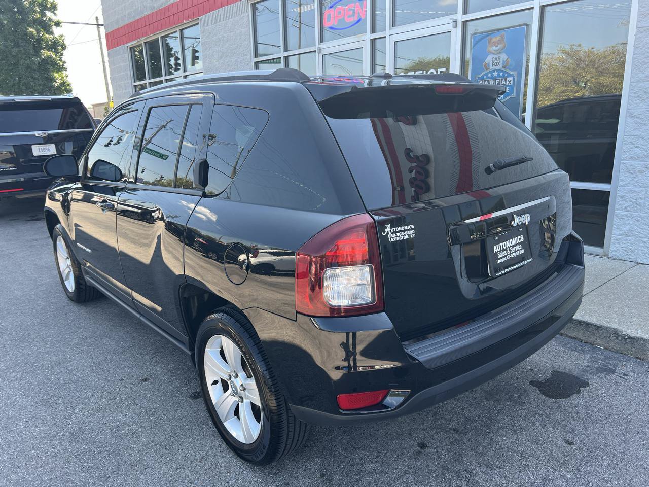Used 2017 Jeep Compass Sport w/ Power Value Group FWD image 3