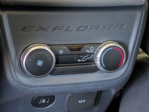 Certified 2025 Ford Explorer Active image 17