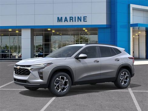 New 2026 Chevrolet Trax LT w/ Driver Confidence Package image 2