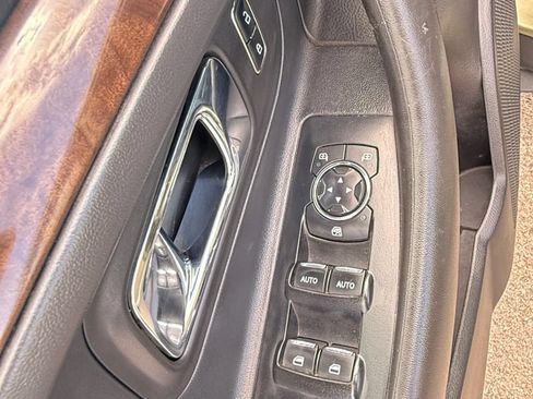 Used 2013 Ford Taurus Limited FWD image 16