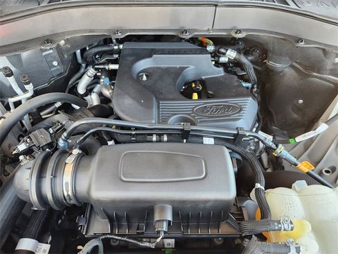 Used 2020 Ford Explorer XLT w/ Equipment Group 202A image 9