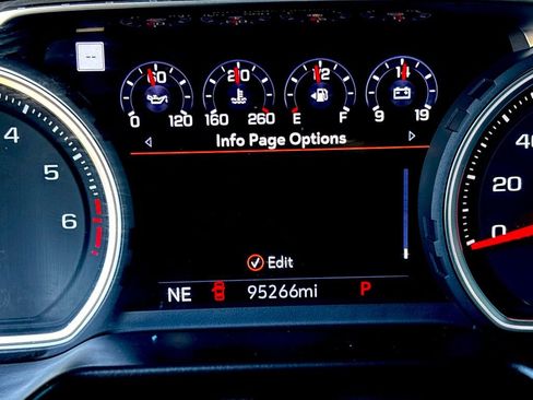 Used 2021 Chevrolet Suburban Premier image 22