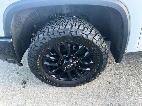 Used 2025 Chevrolet Silverado 2500 LT w/ Trail Boss Package AWD/4WD image 10