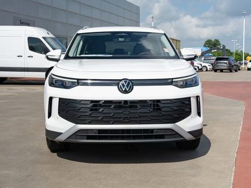 New 2026 Volkswagen Tiguan SE FWD image 9