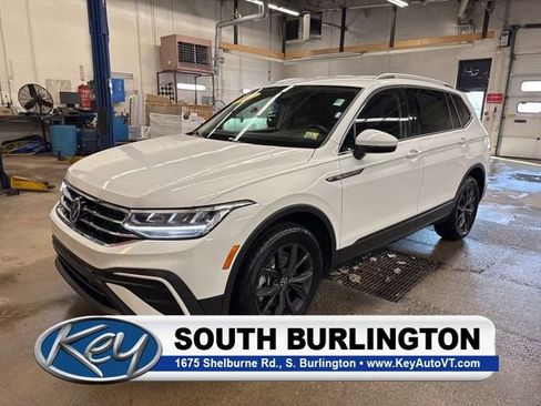 Used 2024 Volkswagen Tiguan SE image 1
