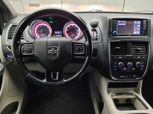 Used 2019 Dodge Grand Caravan SXT image 22